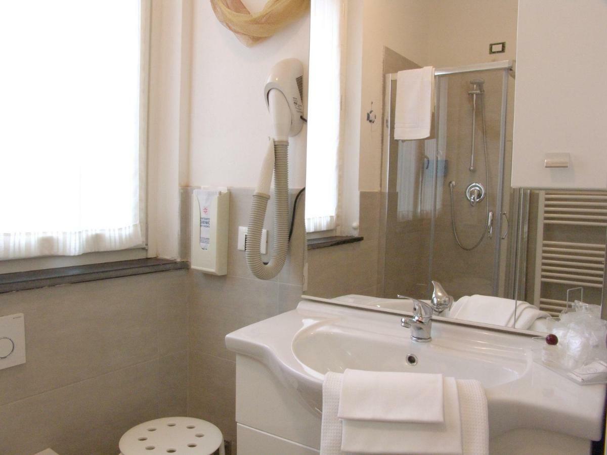 Le Onde Hotel Levanto Bagian luar foto